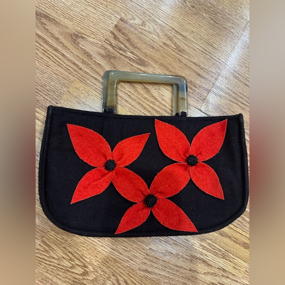 SHIRALEAH small bag red flower floral snap closure inside zipper pocket - Picture 1 of 3